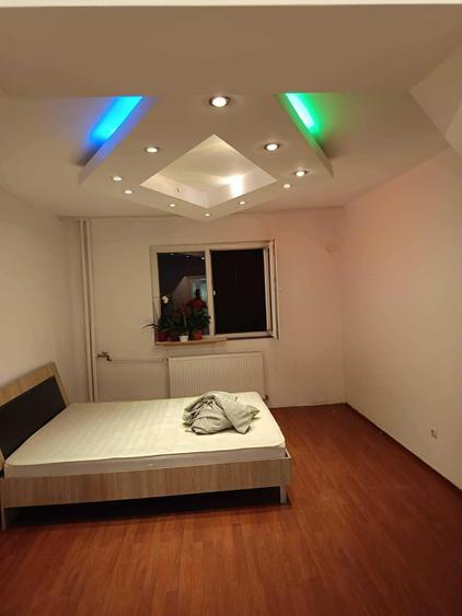 Apartament cu 2 camere semidecomandat în Buziașului