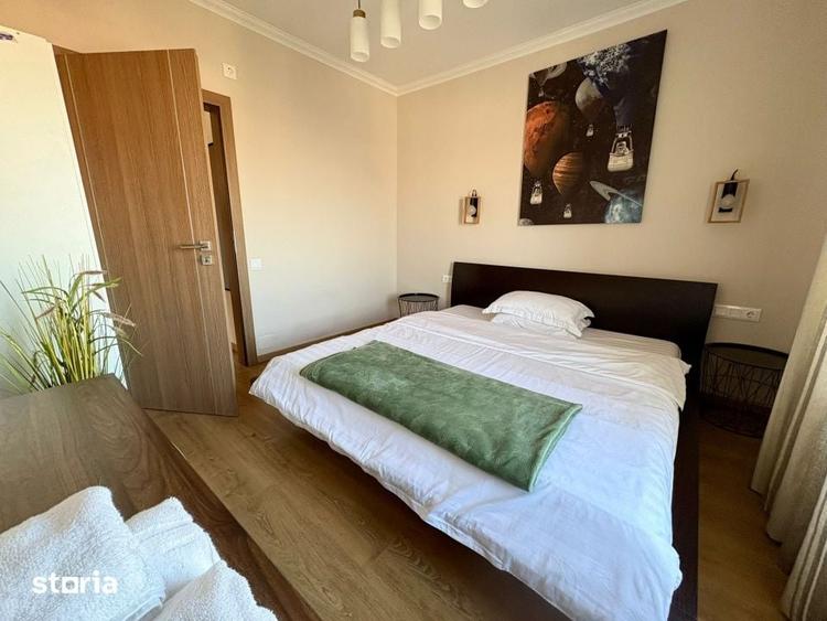 Casă cu 10 camere cu Teren 325 Mp în Ciupercenii Noi