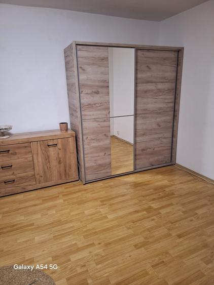 Garsonieră decomandată în Domenii