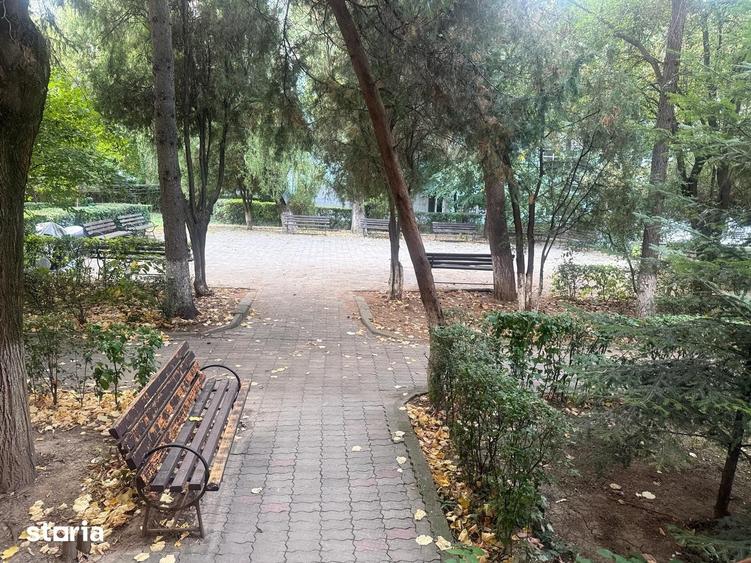 Apartament cu 2 camere semidecomandat în Aleea Trandafirilor