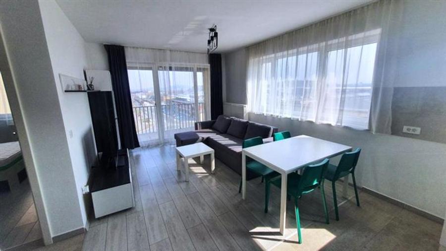 Apartament cu 2 camere decomandat, mobilat în Tractorul