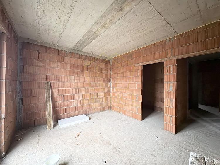 Duplex cu 5 camere cu Canalizare în Giroc