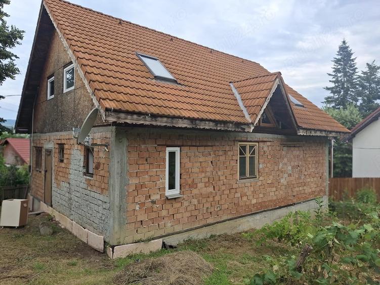 Casă cu Teren 430 Mp în Măgura