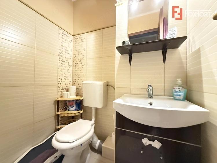 Apartament cu 3 camere decomandat în Torontalului