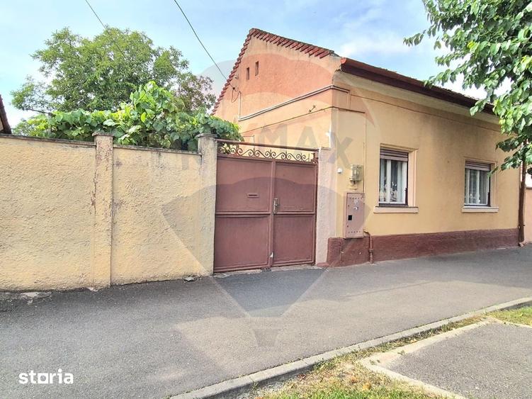 Casă cu 3 camere cu Teren 1100 Mp în Pârneava