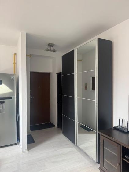 Apartament cu 3 camere semidecomandat, mobilat în 1 Decembrie 1918