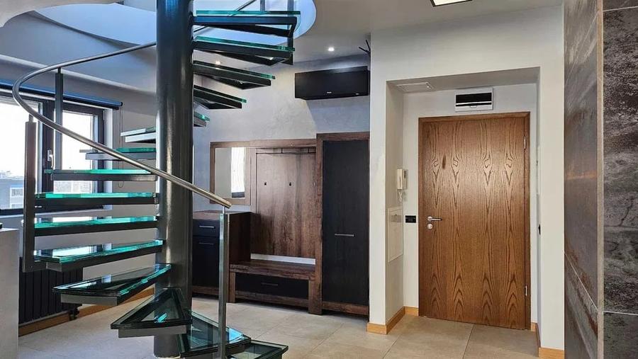Apartament cu 4 camere decomandat, mobilat în Faleza Nord