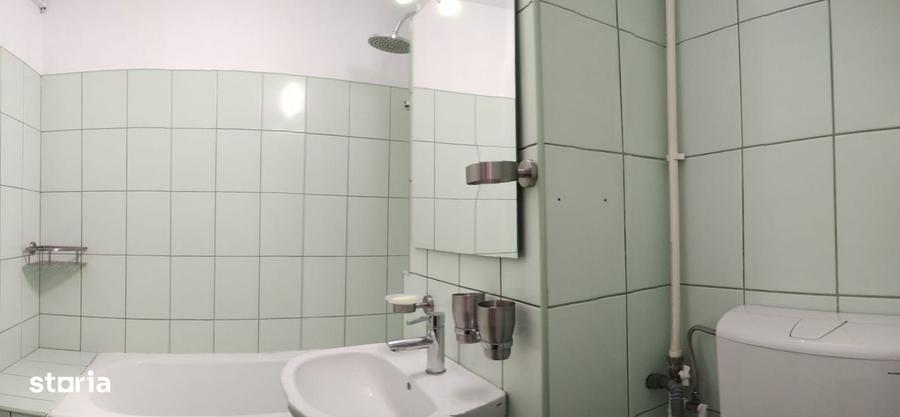 Apartament cu 3 camere decomandat în Exterior Vest