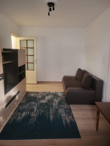 Apartament cu 2 camere semidecomandat, mobilat în Complex Studențesc