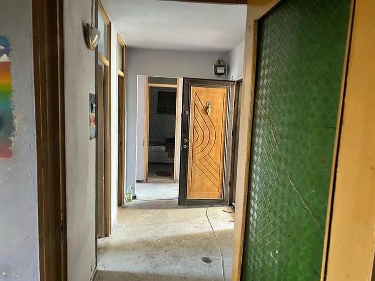 Apartament cu 3 camere circular în Valea Rosie