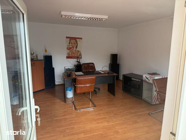 Casă cu 8 camere cu Teren 202 Mp în Pieptănari