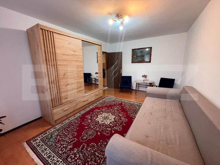 Apartament cu 2 camere decomandat, mobilat în Sud