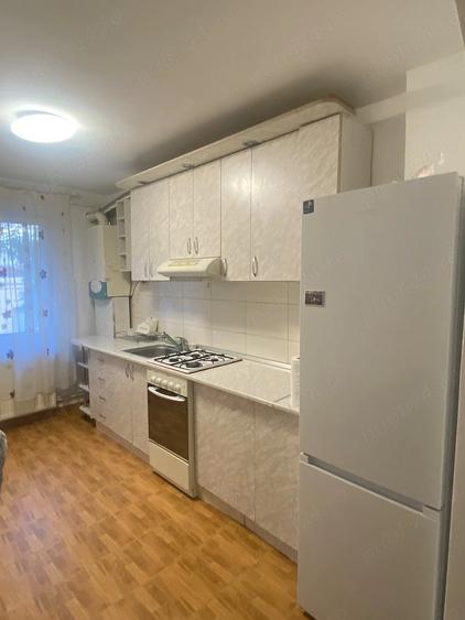 Apartament cu 4 camere decomandat în Independenței