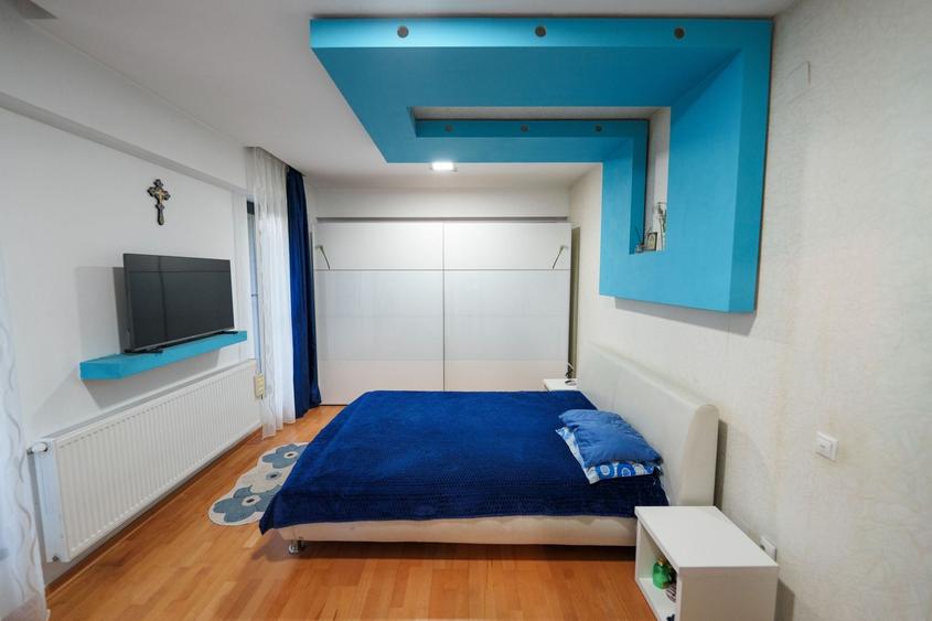 Casă individuală cu 6 camere cu Piscina în Cârcea