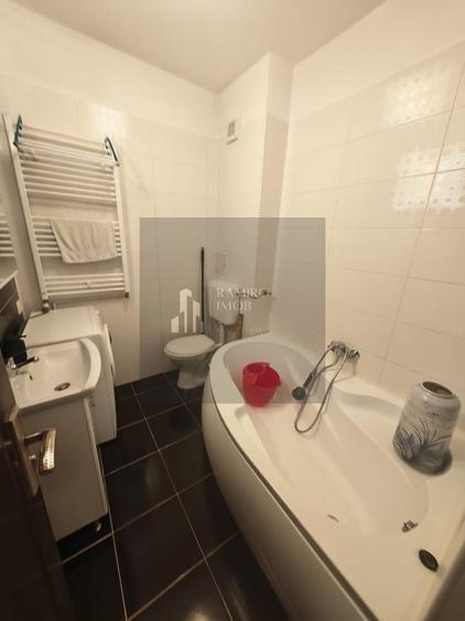 Apartament cu 2 camere decomandat, mobilat în Central