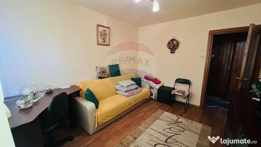 Apartament cu 2 camere semidecomandat în Rogerius