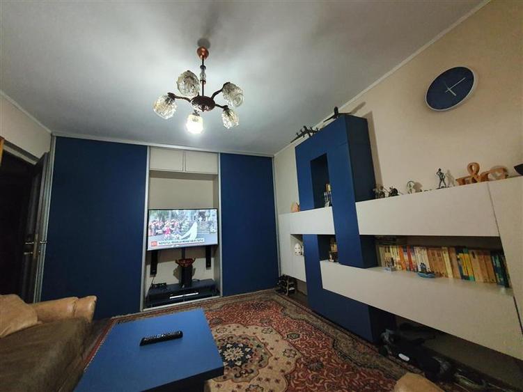 Apartament cu 3 camere decomandat, mobilat în Vest - Lamâița