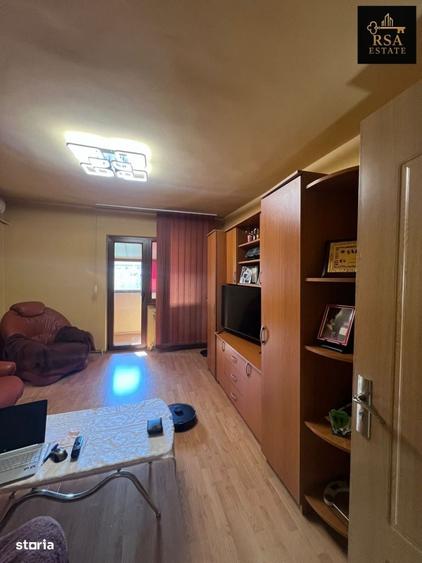 Apartament cu 3 camere în Traian