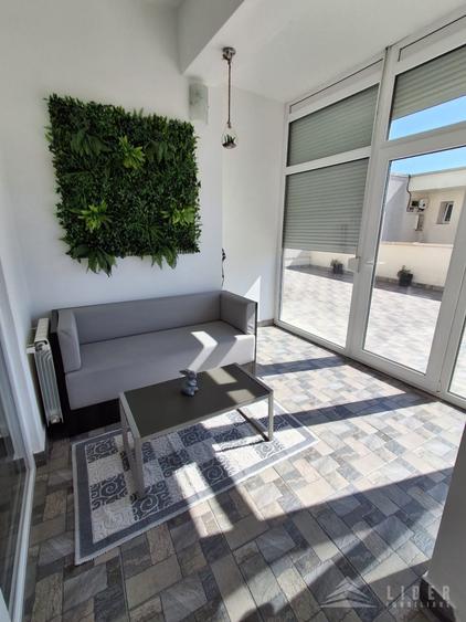 Apartament cu 2 camere semidecomandat, mobilat în Central