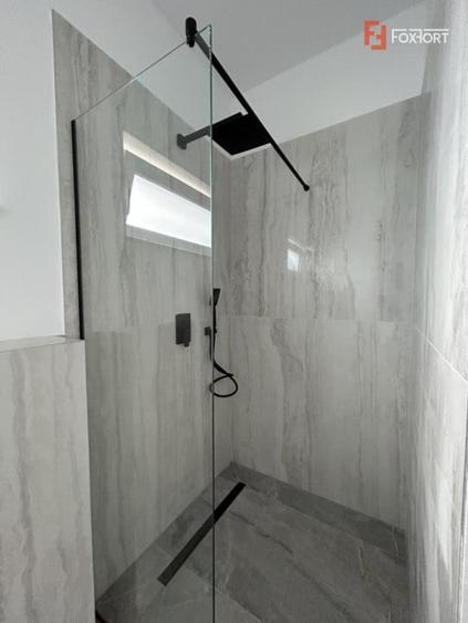 Duplex cu 5 camere cu Canalizare în Ghiroda