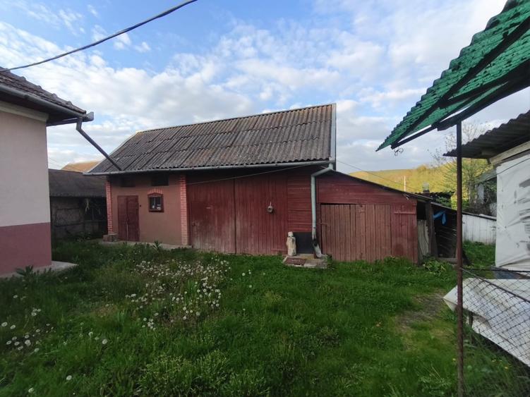 Casă individuală cu 2 camere cu Teren 2100 Mp în Pălatca