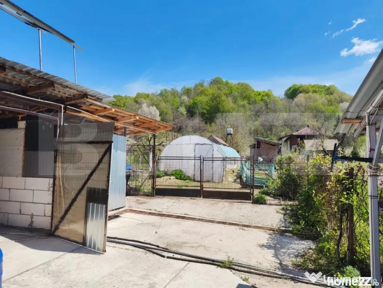 Casă cu 7 camere cu Teren 2714 Mp în Central