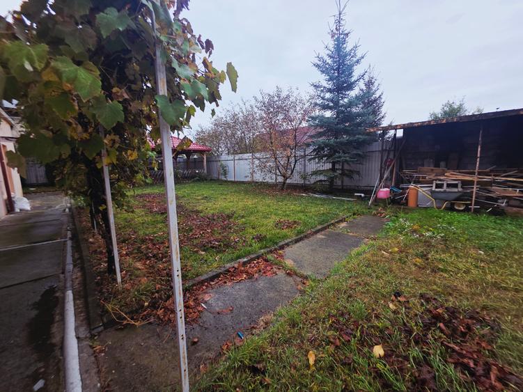 Casă individuală cu 5 camere cu Canalizare în Sânpetru