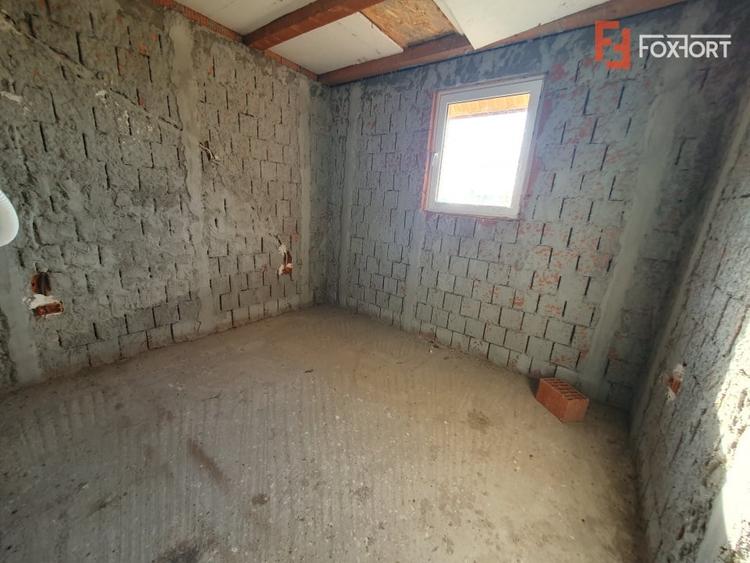 Casă individuală cu 5 camere cu Canalizare în Jebel