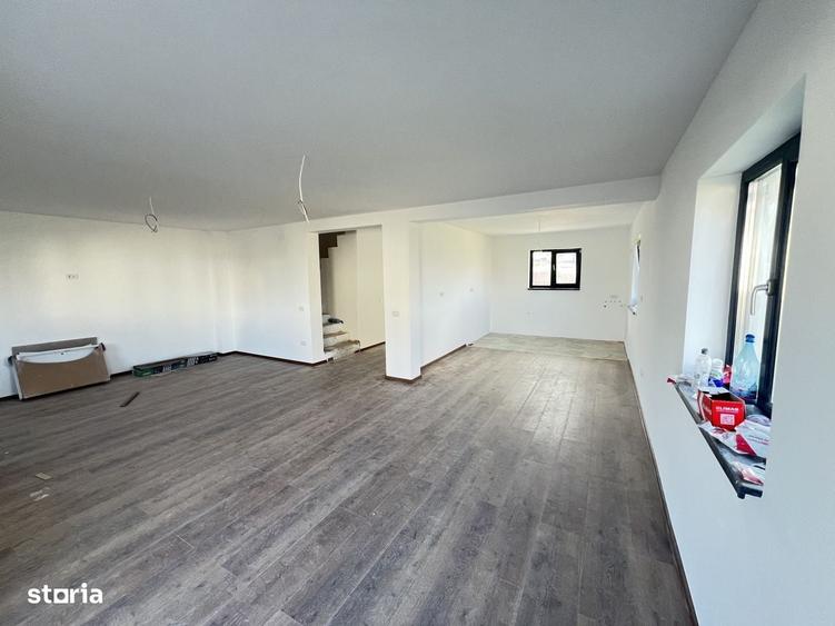 Casă cu 4 camere în Central