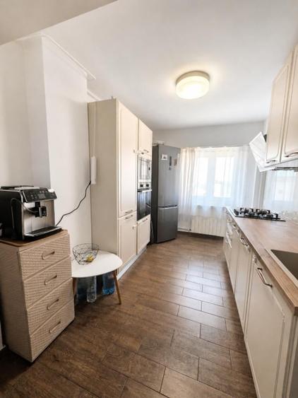 Apartament cu 3 camere decomandat, mobilat în Unirii