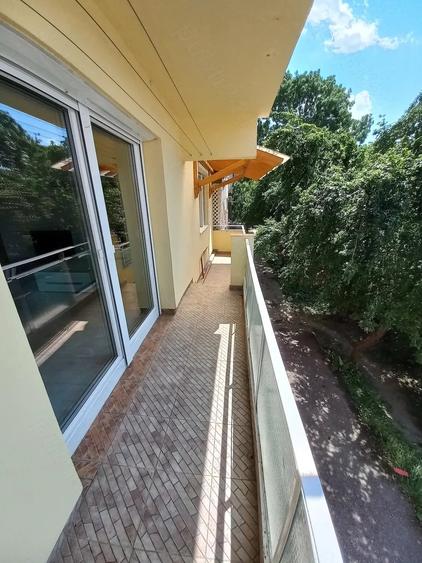 Apartament cu 4 camere nedecomandat în Central