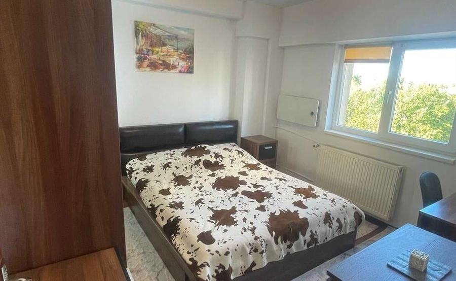 Apartament cu 3 camere decomandat în Olteniței