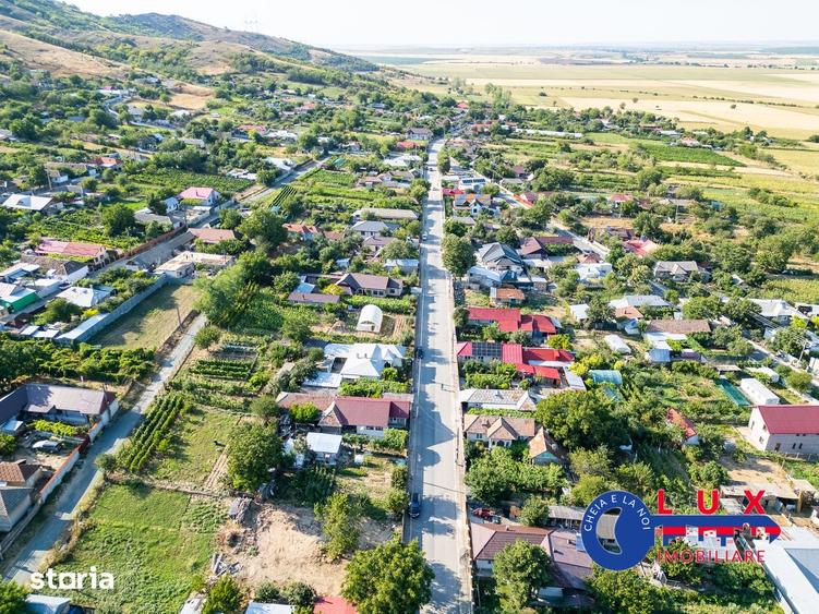 Casă cu 5 camere cu Teren 923 Mp în Niculițel