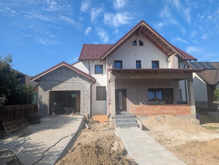 Casă individuală cu 4 camere cu Teren 500 Mp în Gherăiești