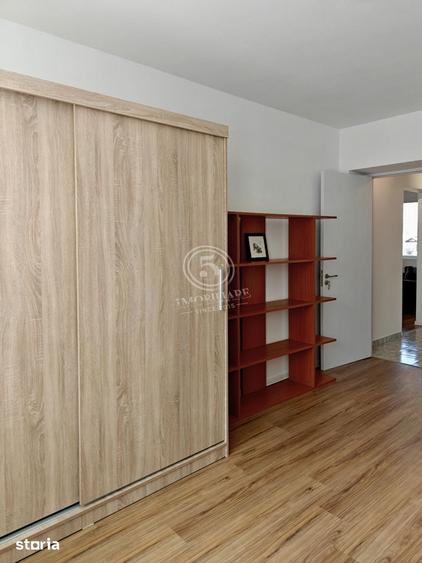 Apartament cu 3 camere în Tei