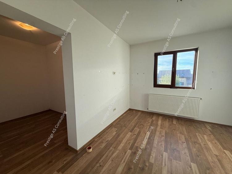 Duplex cu 4 camere cu Canalizare în Dumbrăvița