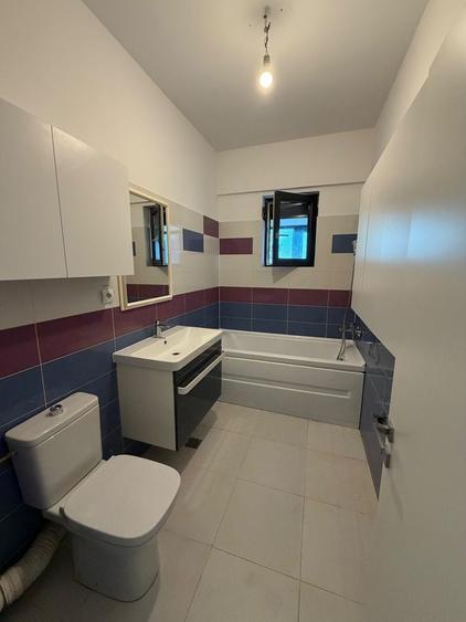 Apartament cu 3 camere semidecomandat în Tomis Plus