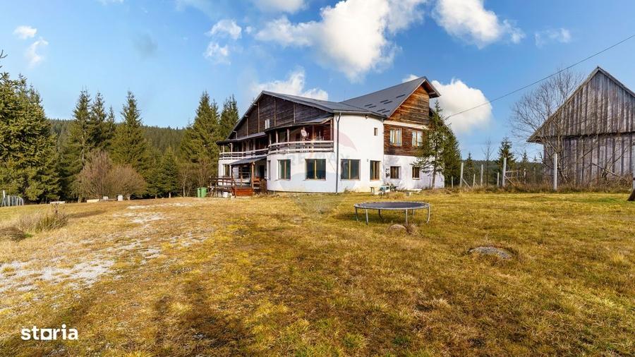 Spațiu comercial, de 1,300 mp, în Mărișel