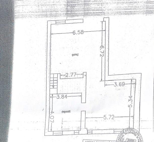 Casă individuală cu 5 camere cu Canalizare în Central