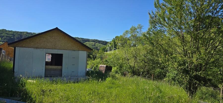 Teren Construcții intravilan de 500 mp, în Est