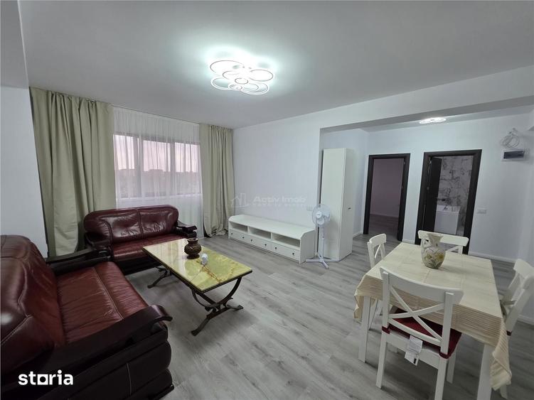 Apartament cu 3 camere semidecomandat în 1 Decembrie