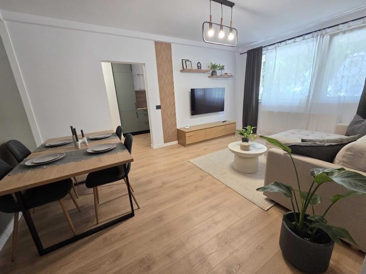 Apartament cu 2 camere semidecomandat în Central