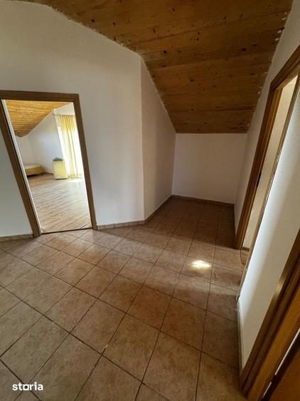 Casă cu 8 camere cu Teren 352 Mp în Ultracentral