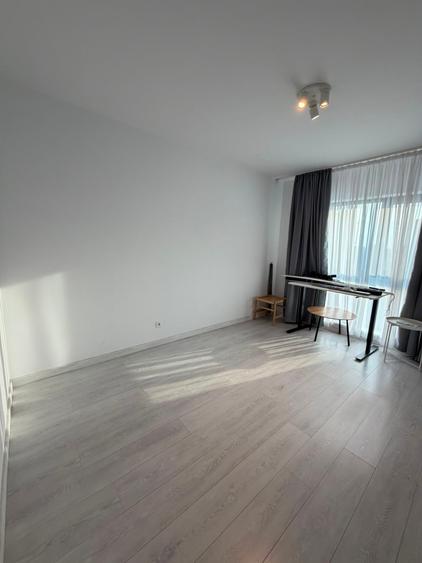 Apartament cu 4 camere decomandat în Politehnica