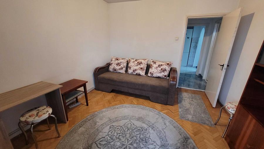 Apartament cu 2 camere decomandat în Cotnari