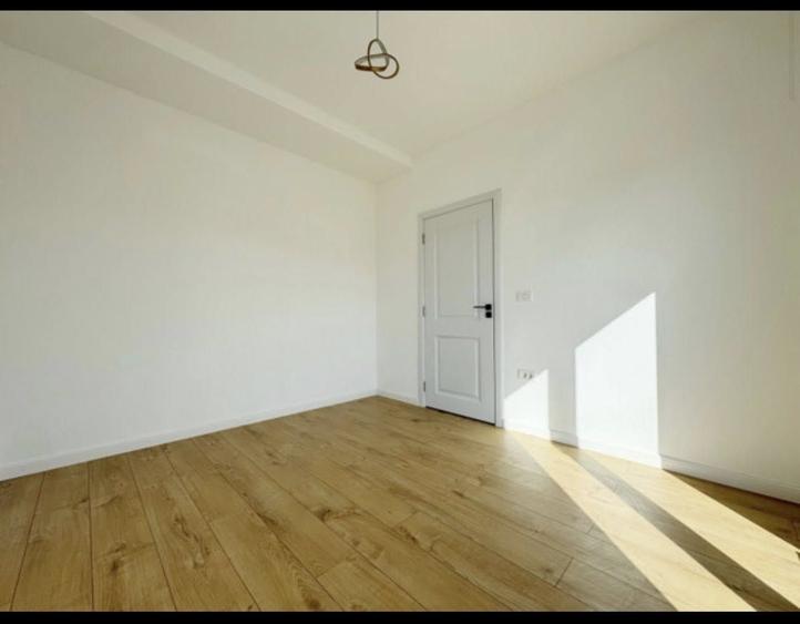 Duplex cu 5 camere cu Canalizare în Chișoda
