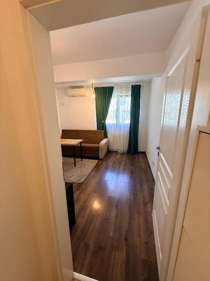 Apartament cu 3 camere decomandat, mobilat în Central