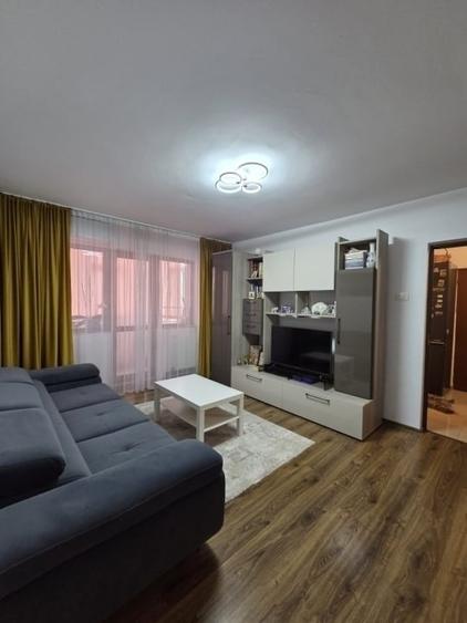 Etaj 3/4 - Apartament 3 camere - mobilat + utilat - Dacia Bicaz - 2