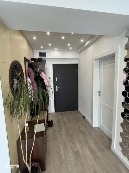 Apartament cu 3 camere decomandat în Albert