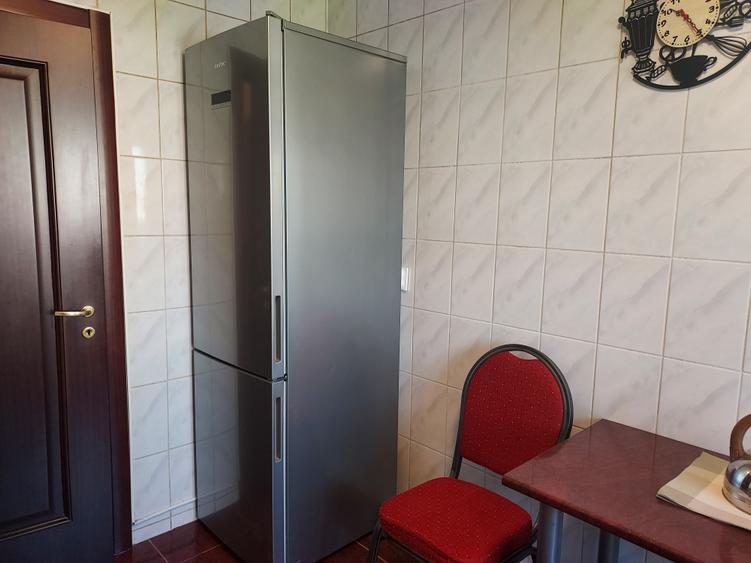 Apartament cu 3 camere decomandat în Decebal